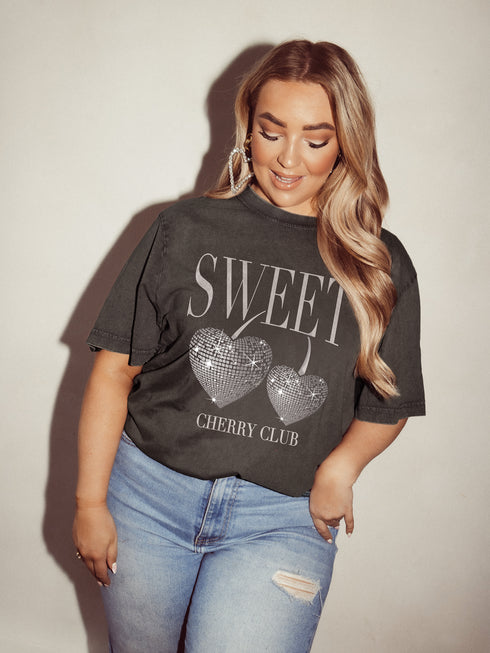 Curve T-Shirt Sweet Cherry Club